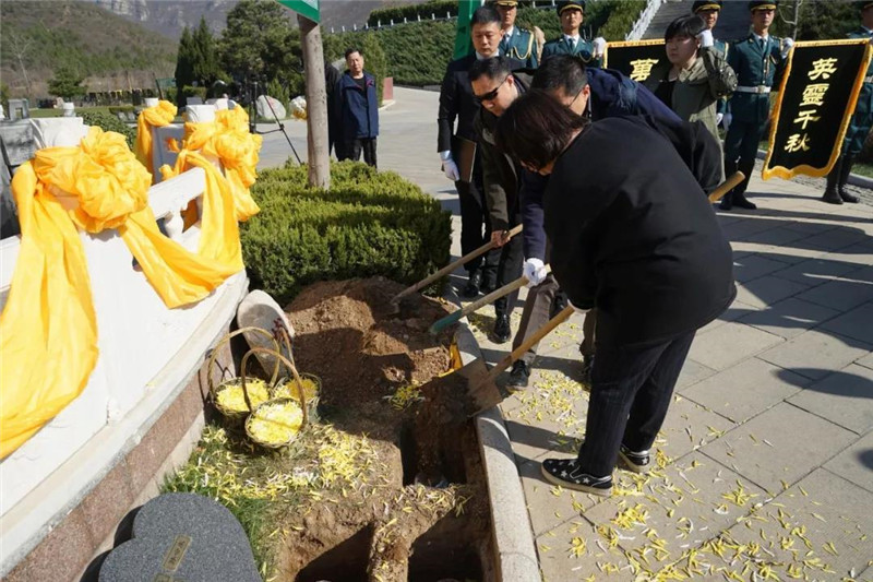 为亲人添福土