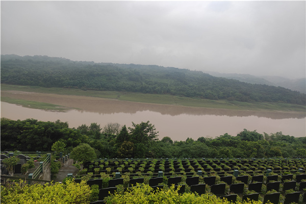 关长山陵园景观